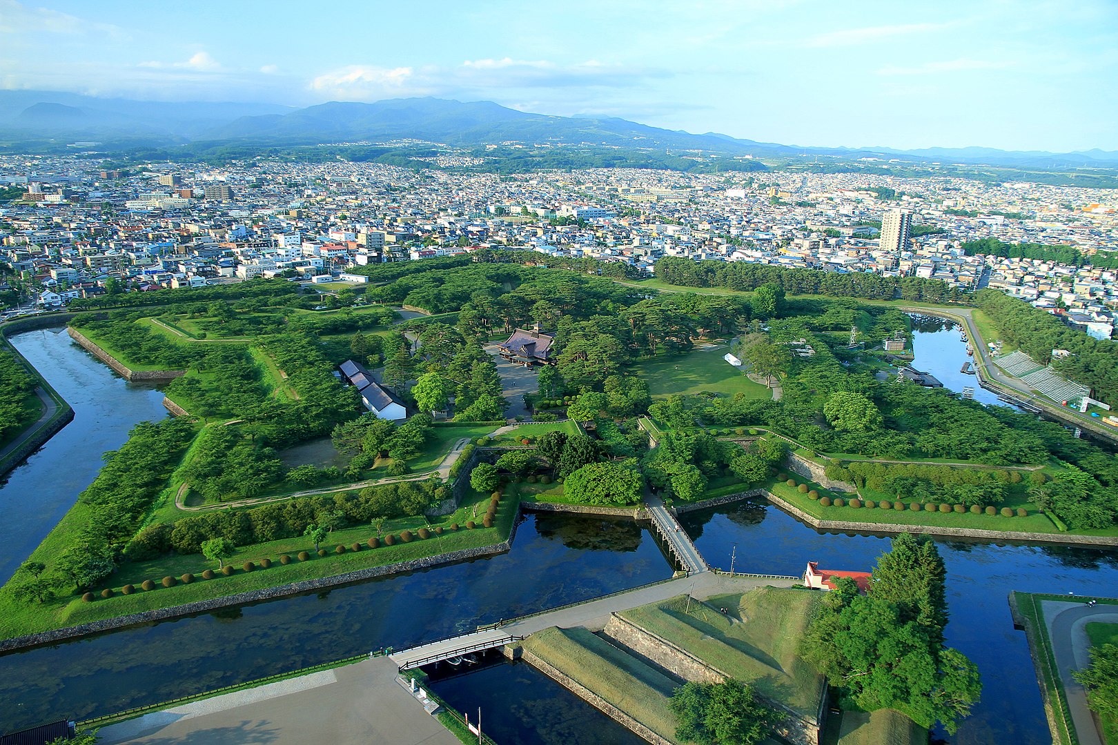 1620px-Hakodate_Goryokaku_Panorama_1.jpg