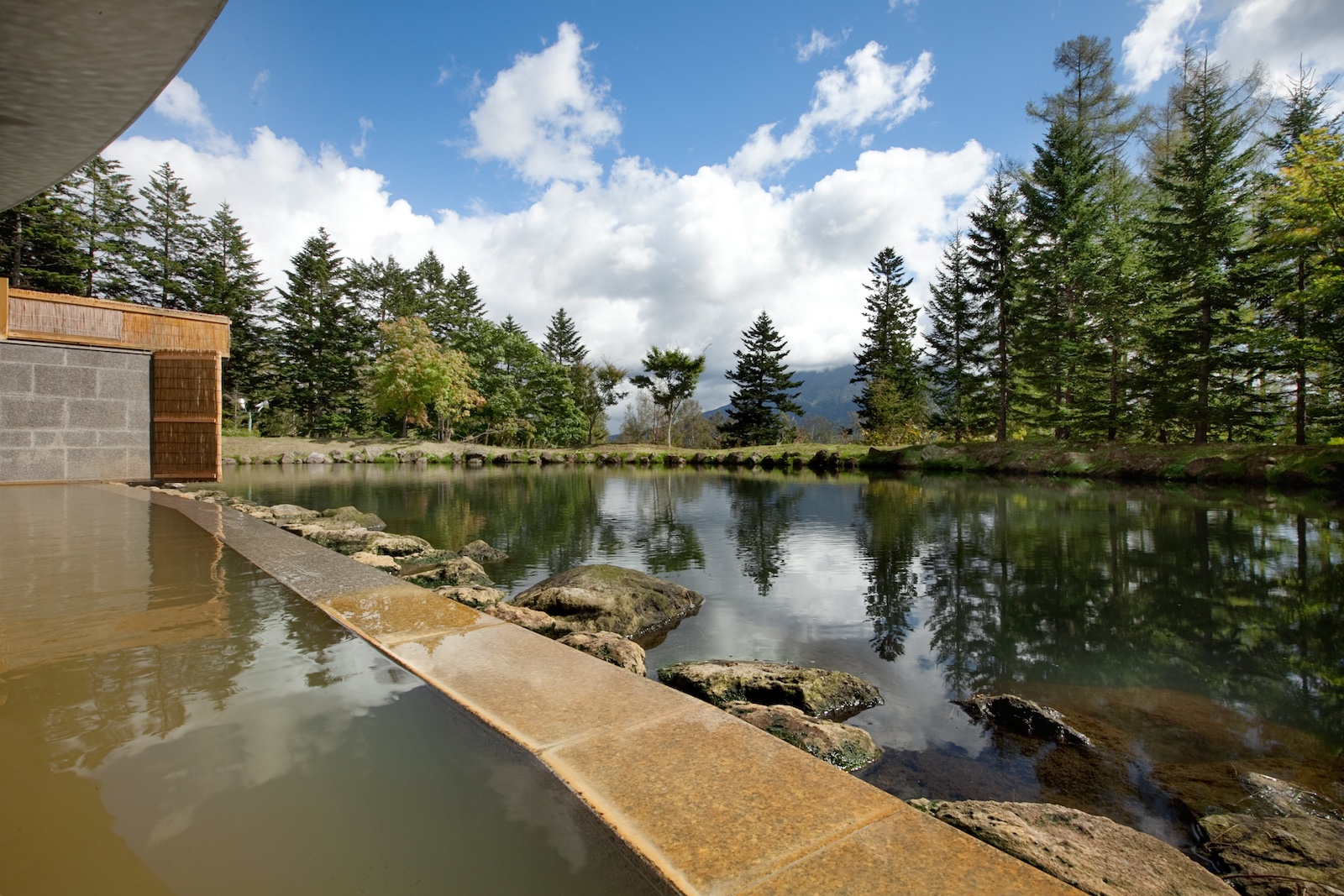 Onsen-summer-Hilton-Niseko-Village-2-1.jpg